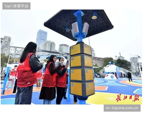 Keep“数智社区”项目在广州越秀区落地，通过户外大屏接入科学健身课程以服务银发族